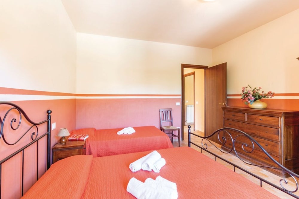 Apartment in Marche Near Urbino and Pool
