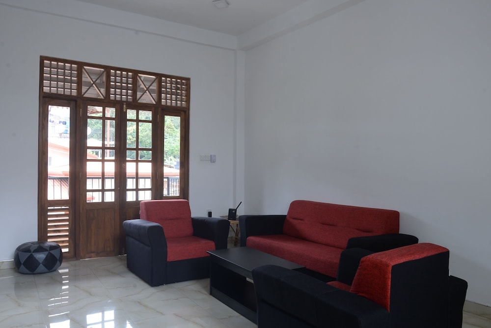 Shadow Inn Guest House Ella