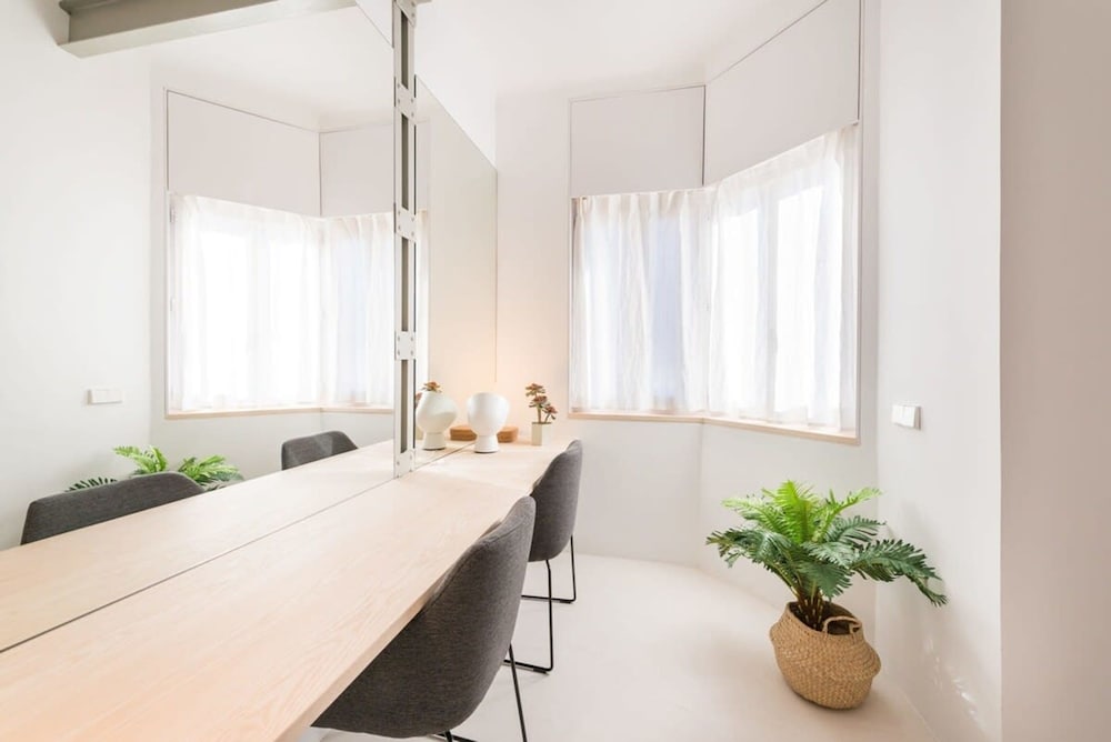 Delicias Designer 2 Bedroom Apartment in Atocha