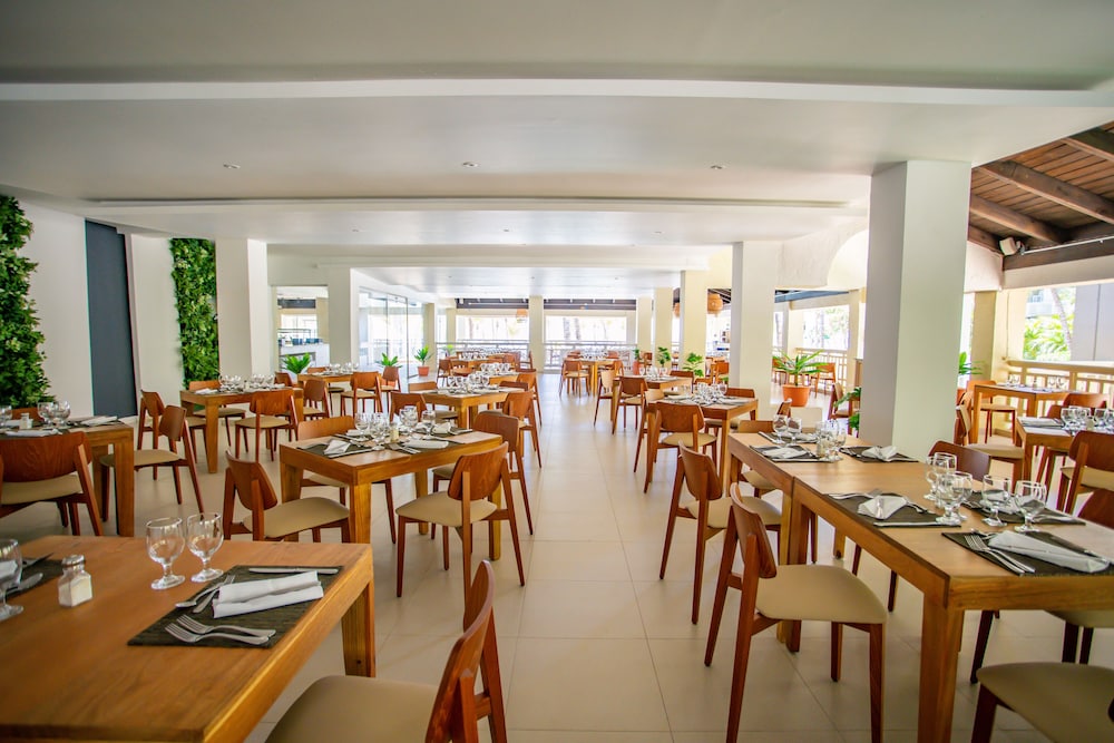 Coral Costa Caribe Beach Resort - All Inclusive - Property Image 76
