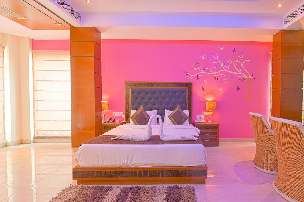 The Byke Grassfield Resort With Outdoor Pool, Shyam Nagar