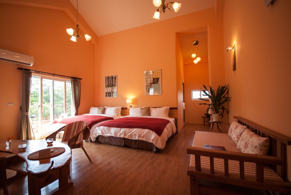 Bonjour Bebe Hostel