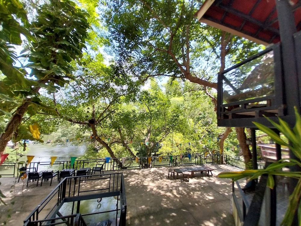 Bamboo River House Kaeng Krachan