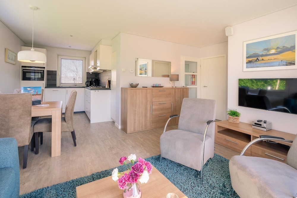 Charming Detached Bungalow for 4 People