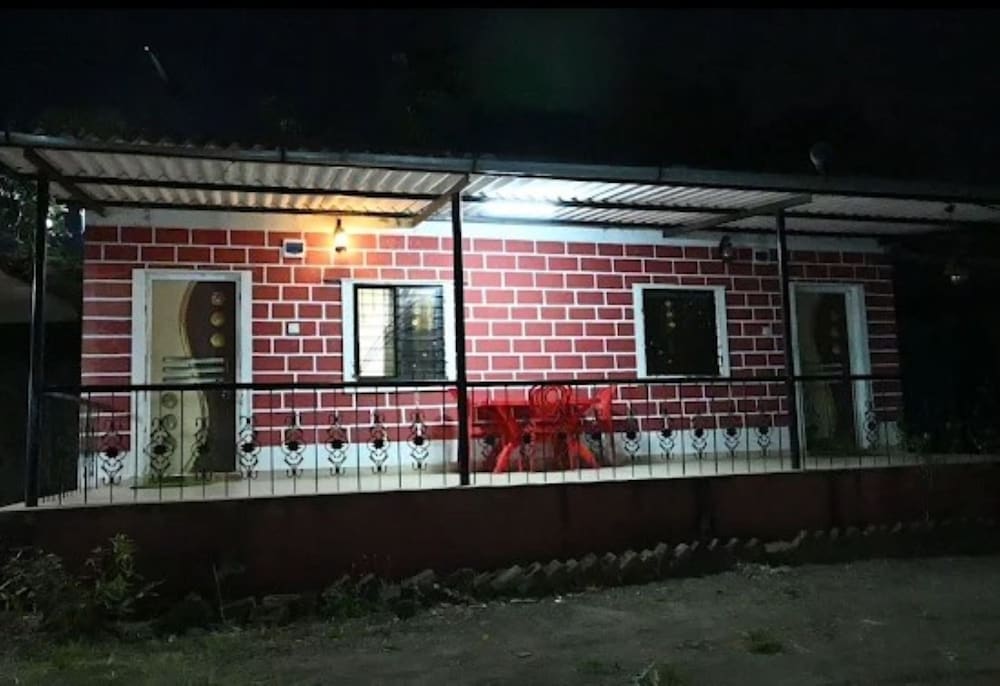 Hotel Krushnai Athavan Farm House