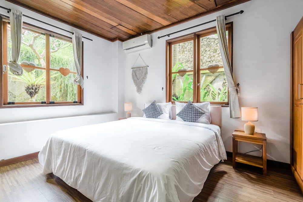 AV Villa Canggu Hearts view 5