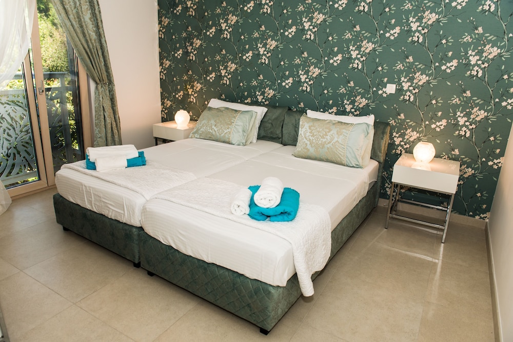 Luxurypenthouse sea View Pooll Ivy House Tivat view 5
