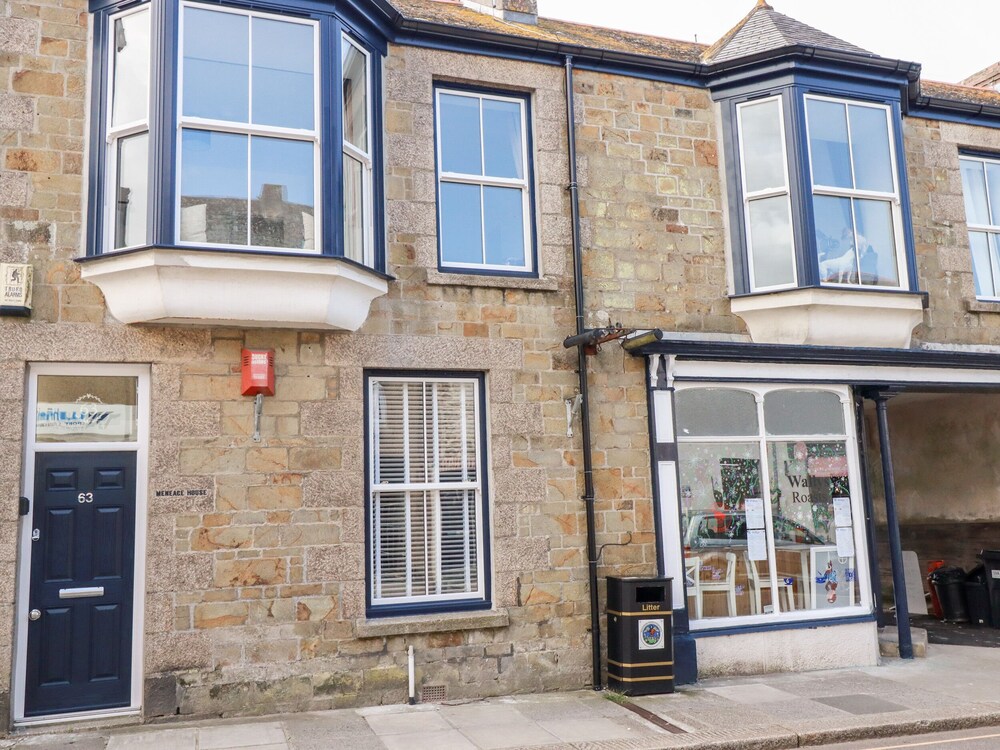 Meneage House