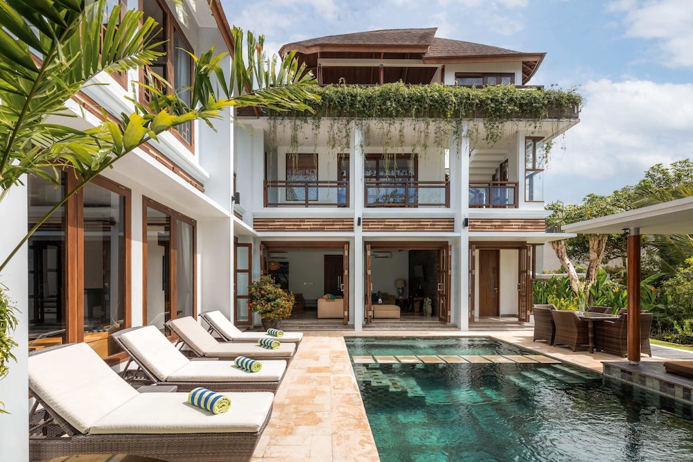 Villa Mary's Beach