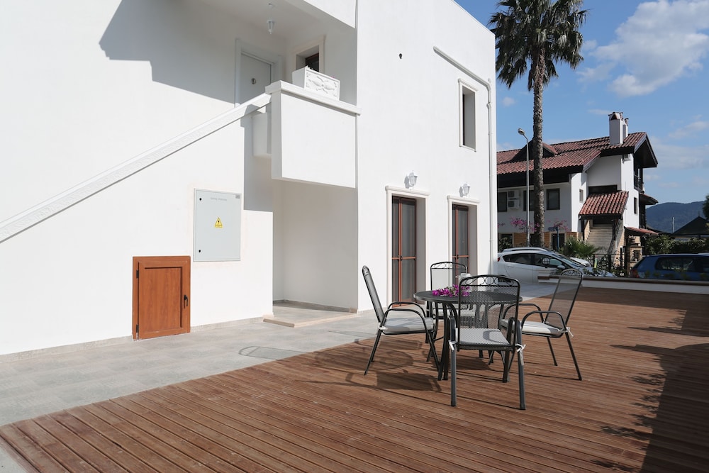 Alp Suites Limon