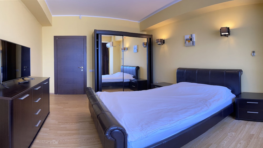 Apart holiday Athena Mamaia view 2