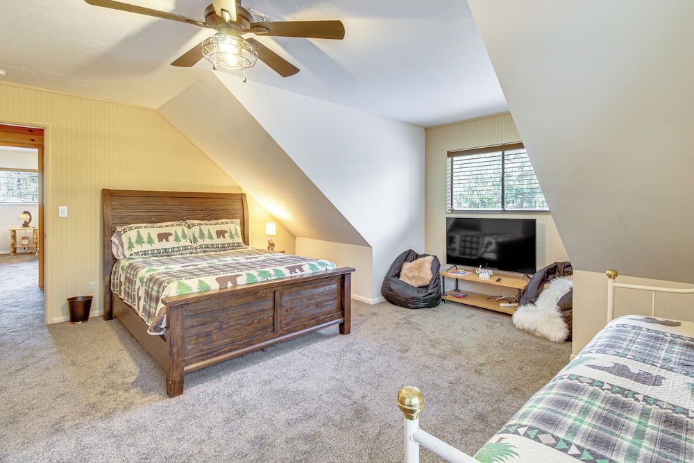 5 Mi to Woodland Lake Park: Cabin in Pinetop!