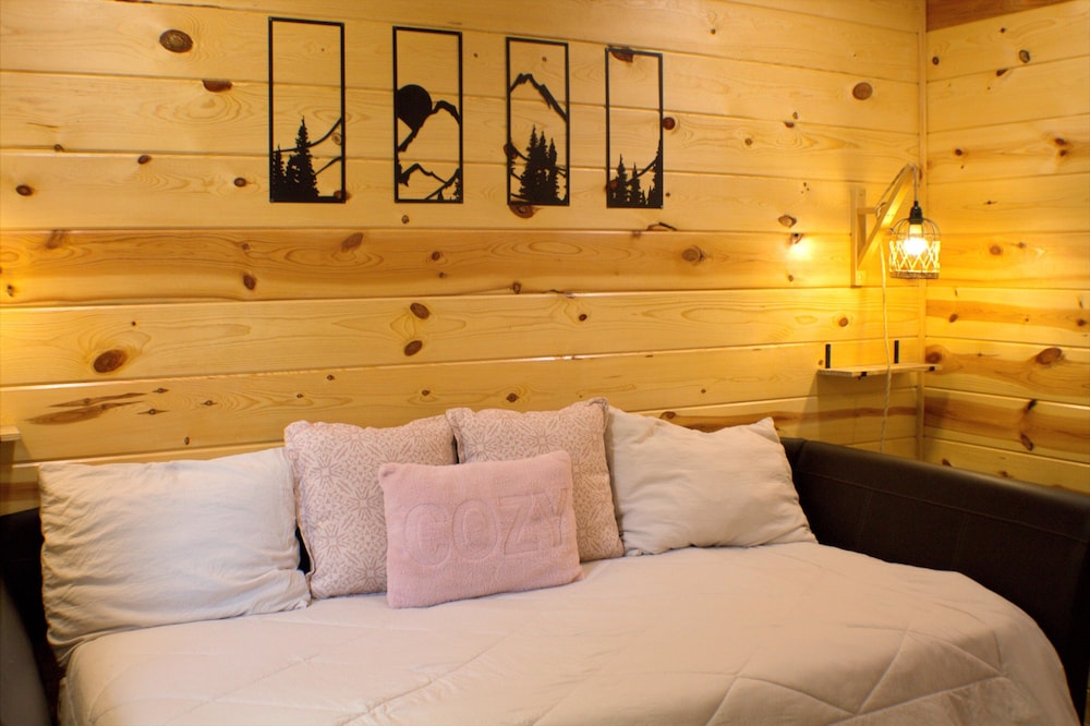 Vixen Run 4 Bedroom Cabin