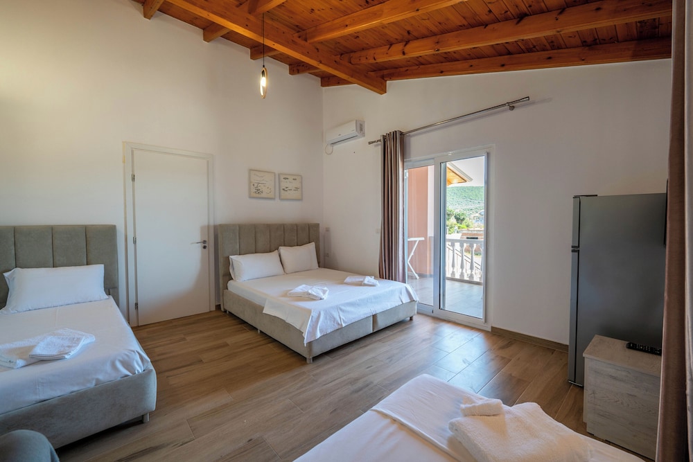 Sunny Villa