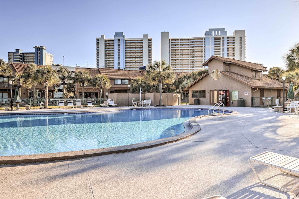 PCB Townhome w/ Resort Amenities - Walk to Ocean!