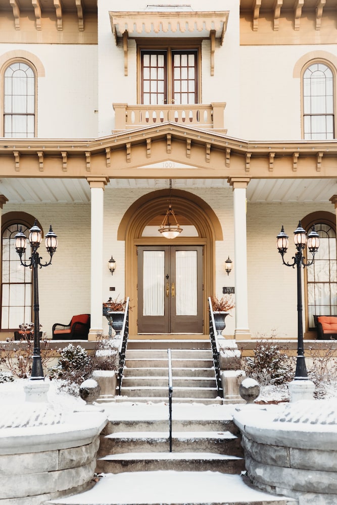 The Pepin Mansion Historic B&B