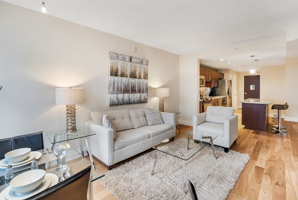Global Luxury Suites at Foggy Bottom photo 2