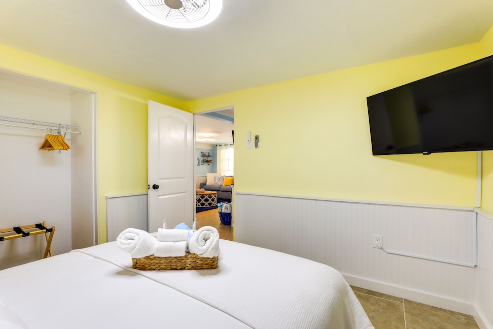 Miscellaneous Market Vacations - Bradenton Vacation Rental: Gas Grill  Water Views - Property Image 2