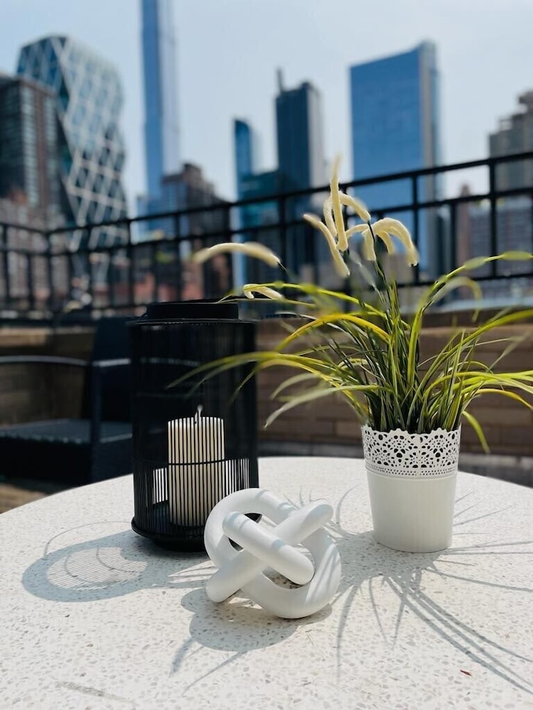 809 Midtown Apartments