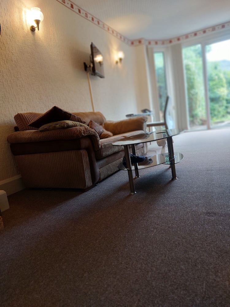 Birmingham Blissful Retreat With 3 Bedrooms
