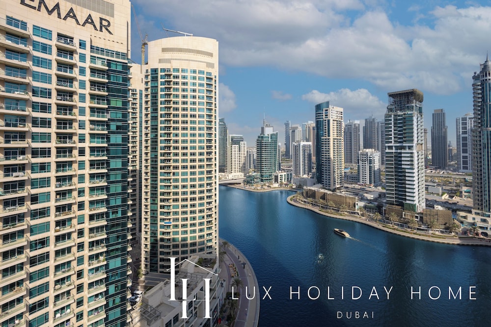 LUX LIV Contemporary Marina Suite 2