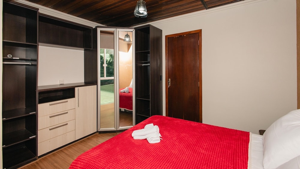 Casa com Churrasq Garagem Wi-fi e Petfriendly