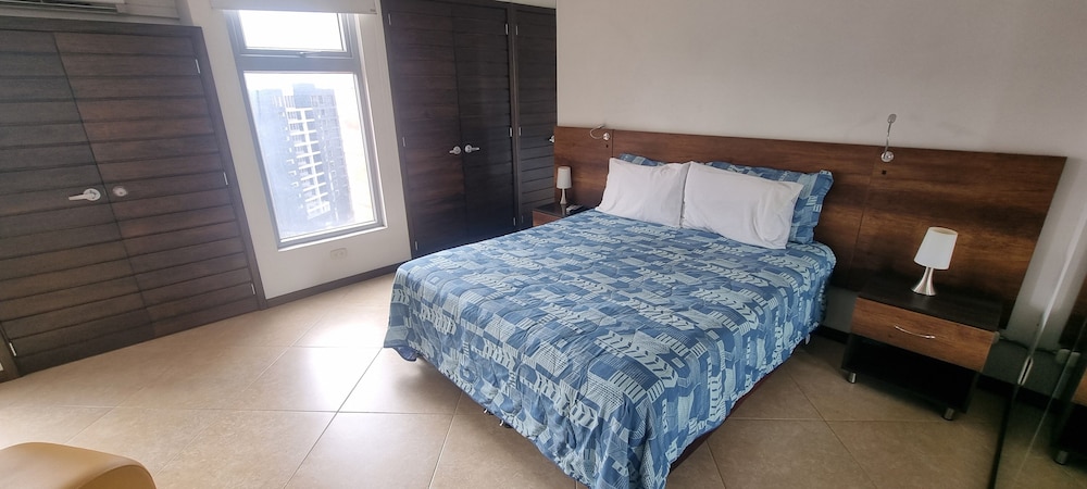 Penthouse Rooftop Gem in the Laureles