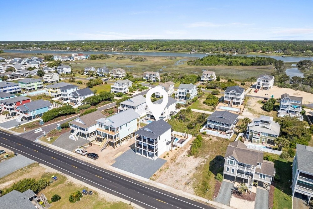 1040 Break / 1040 Ocean Blvd West 4 Bedroom Home by RedAwning