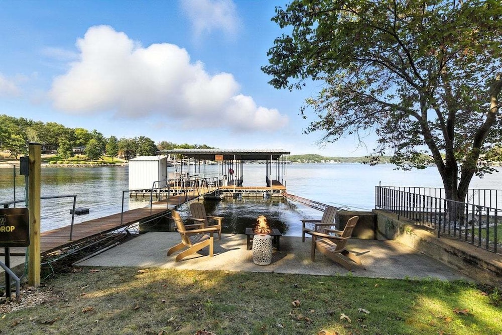 Lakefront Home at the 10mm With Dock Slip & Bar