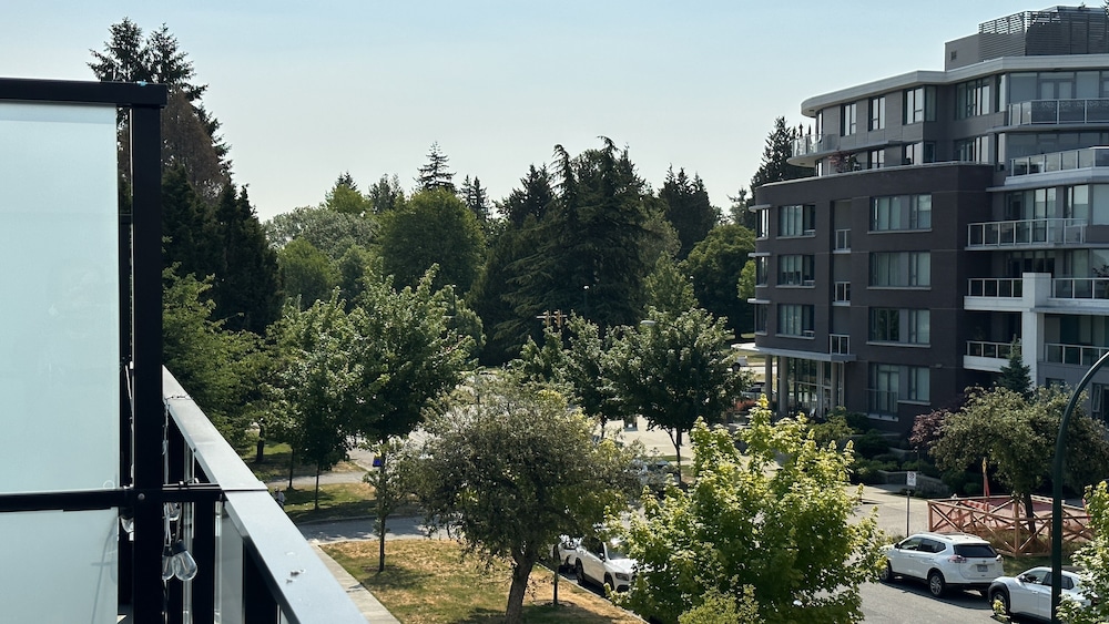 Vancouver Vacations - Ruby Red Cloud Homes Vancouver - Property Image 22