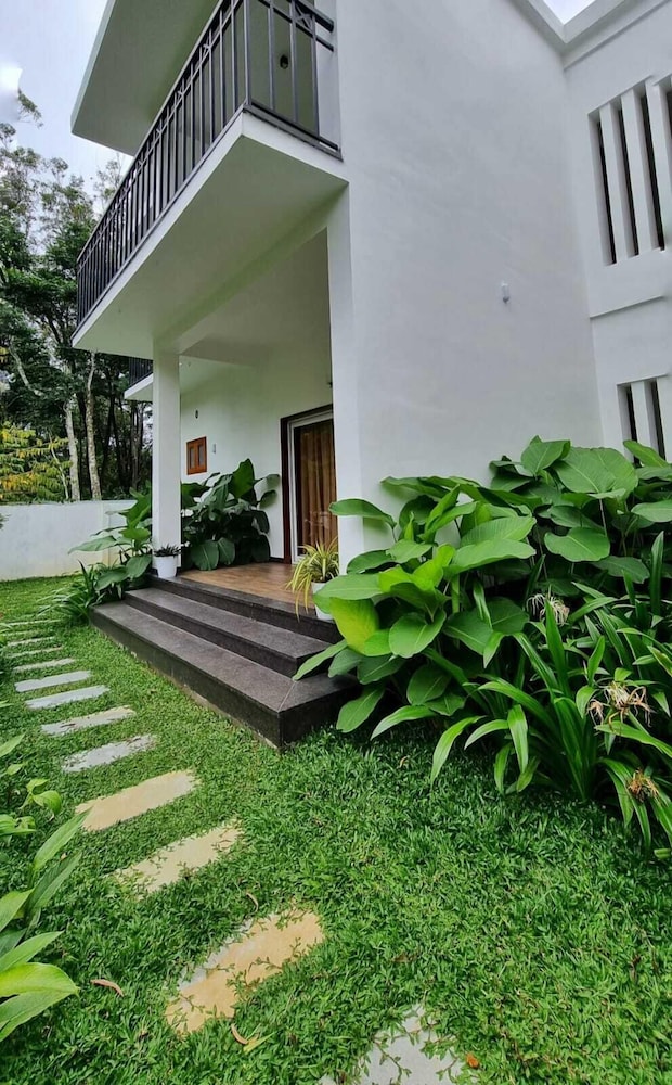 PAKOID COTTAGES