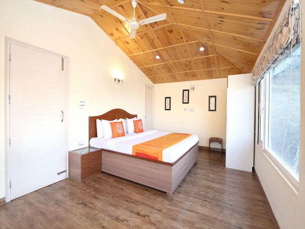 OYO 12185 Home Wayside Villa 3BHK Apartment Kasauli
