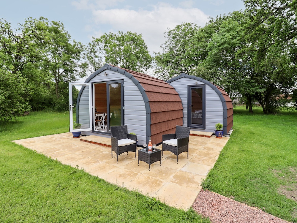 Meadow Lodge @ Berrys Place Farm