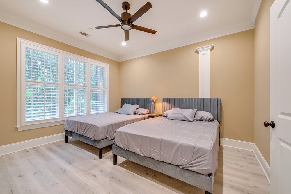 Hike & Explore! Luxe Retreat Near Lake Norman