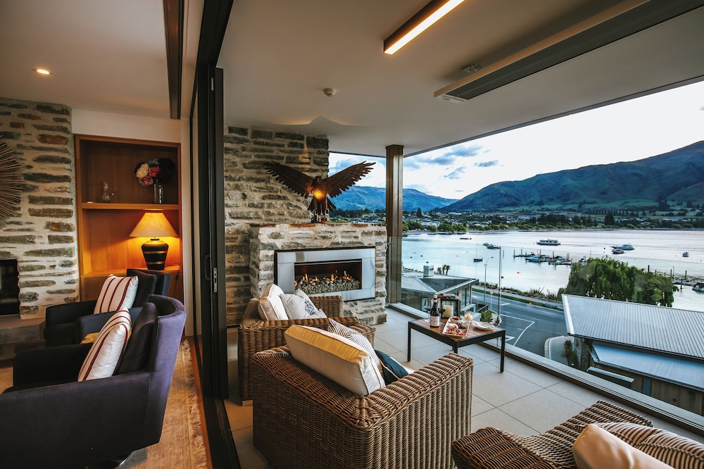 Nautilus - Sleeps 8 - Lake Views