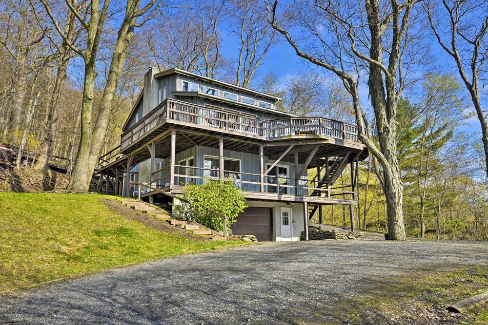 Skaneateles Lake Home: Water Views & Private Beach
