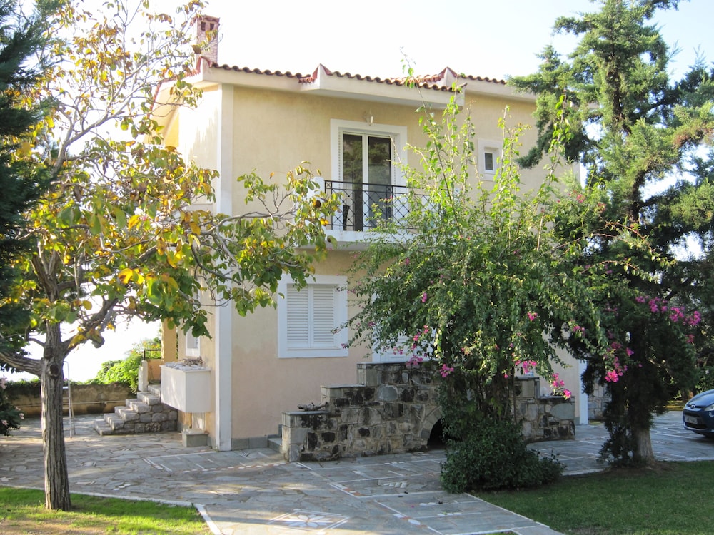 Messinian Blue SeaSide Villa photo 3