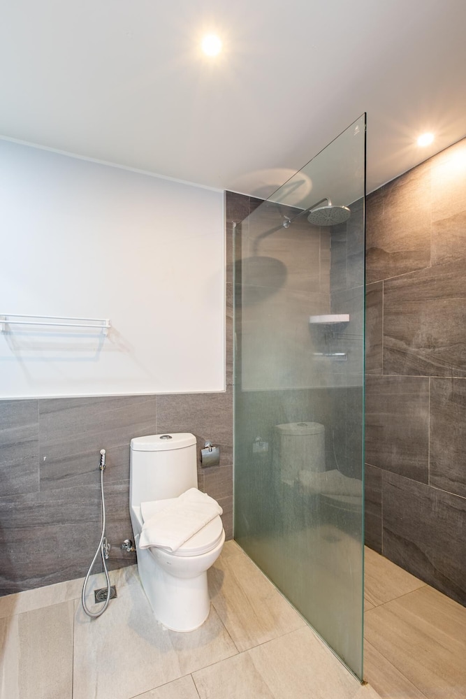 Pool View 1 Bed Apt T2-720