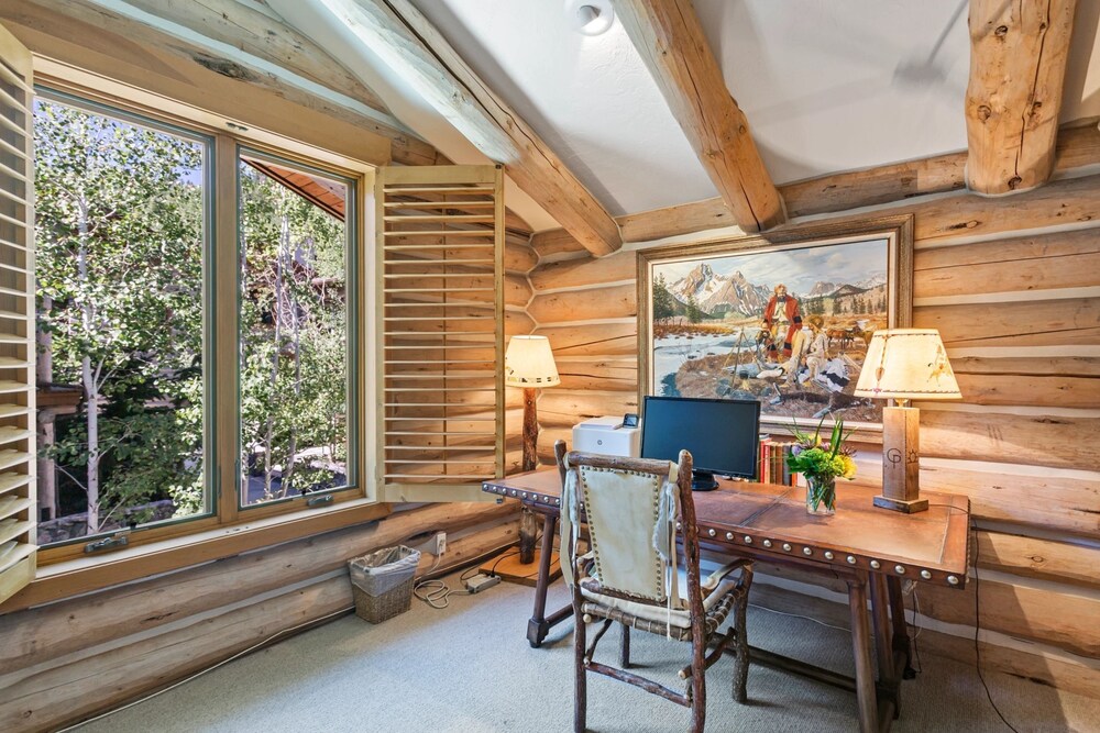Pine Inn at Trail's End Lodge - Three Bedroom Residence with Spa #2 3 Condo