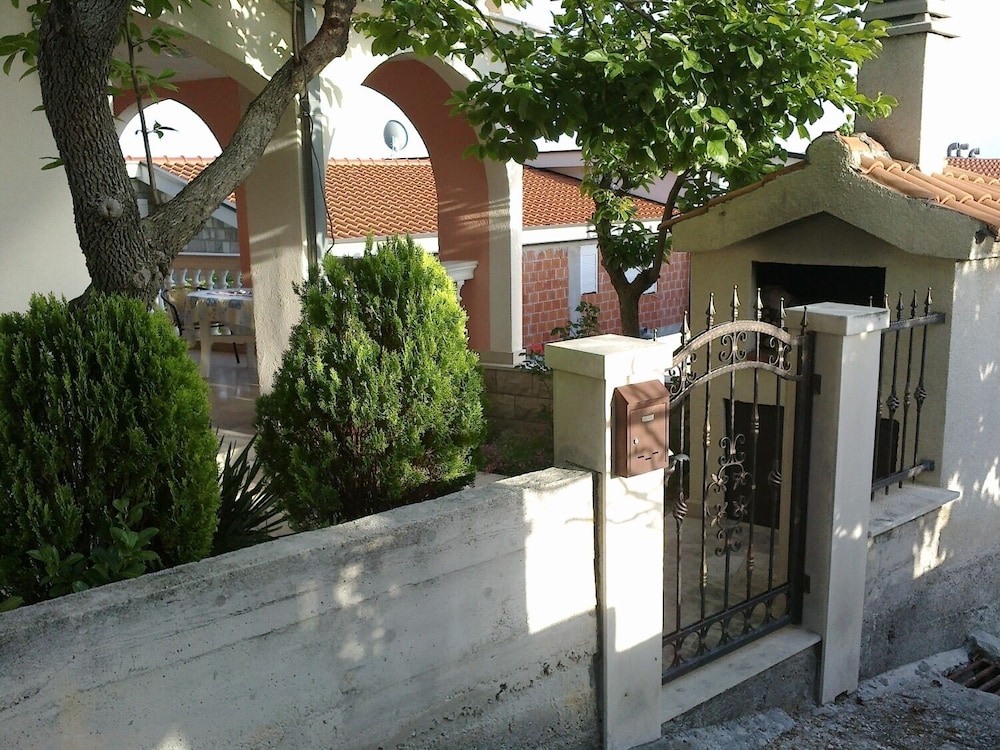 Photo 12