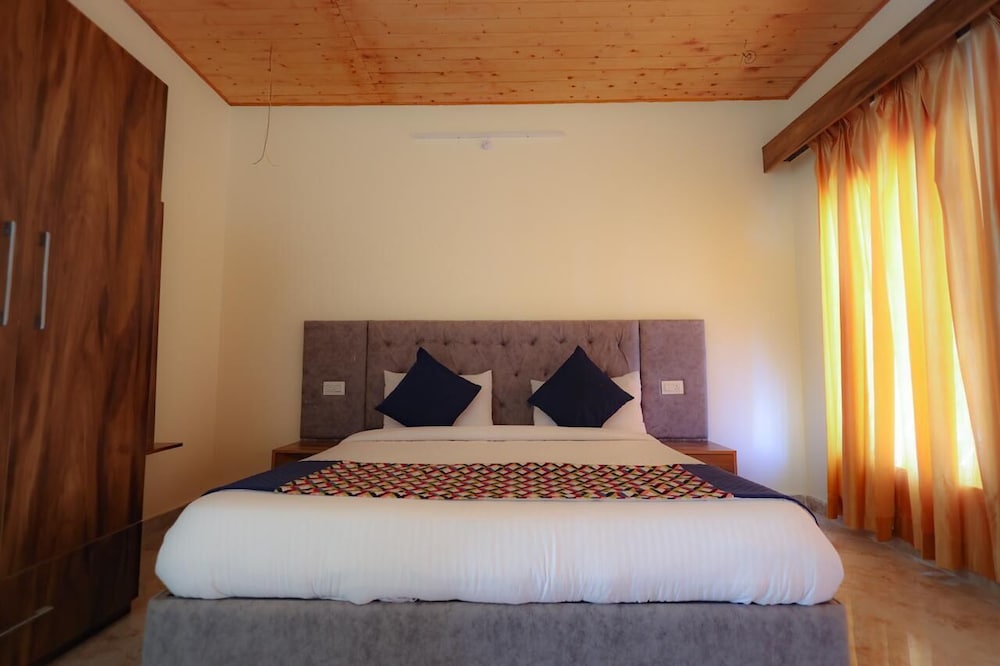 Hushvan Resorts