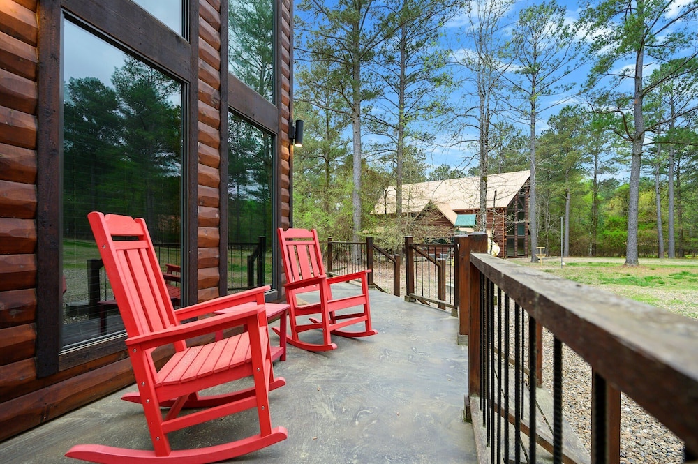 Sugar Mama Cabin for 10!