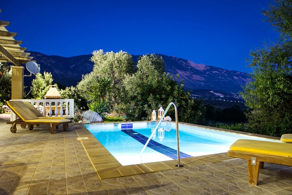 Villa Yianna in Karavados view 5