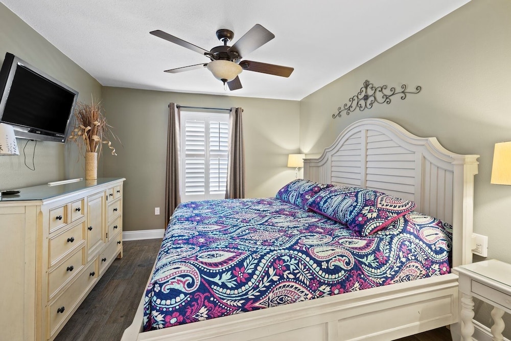 Pelican Beach 1411 1 Bedroom Condo by Pelican Beach Management view 4