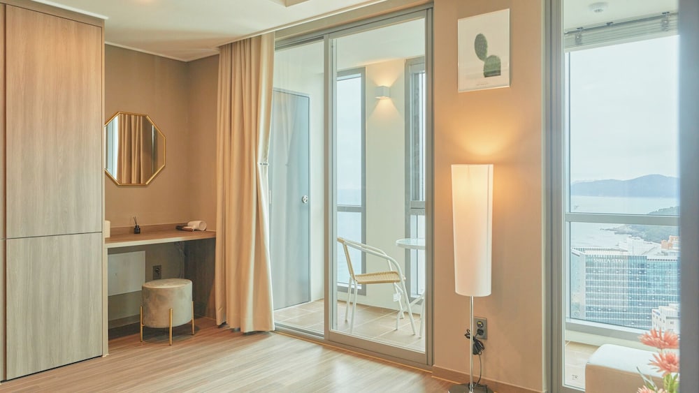 Elbon The Stay