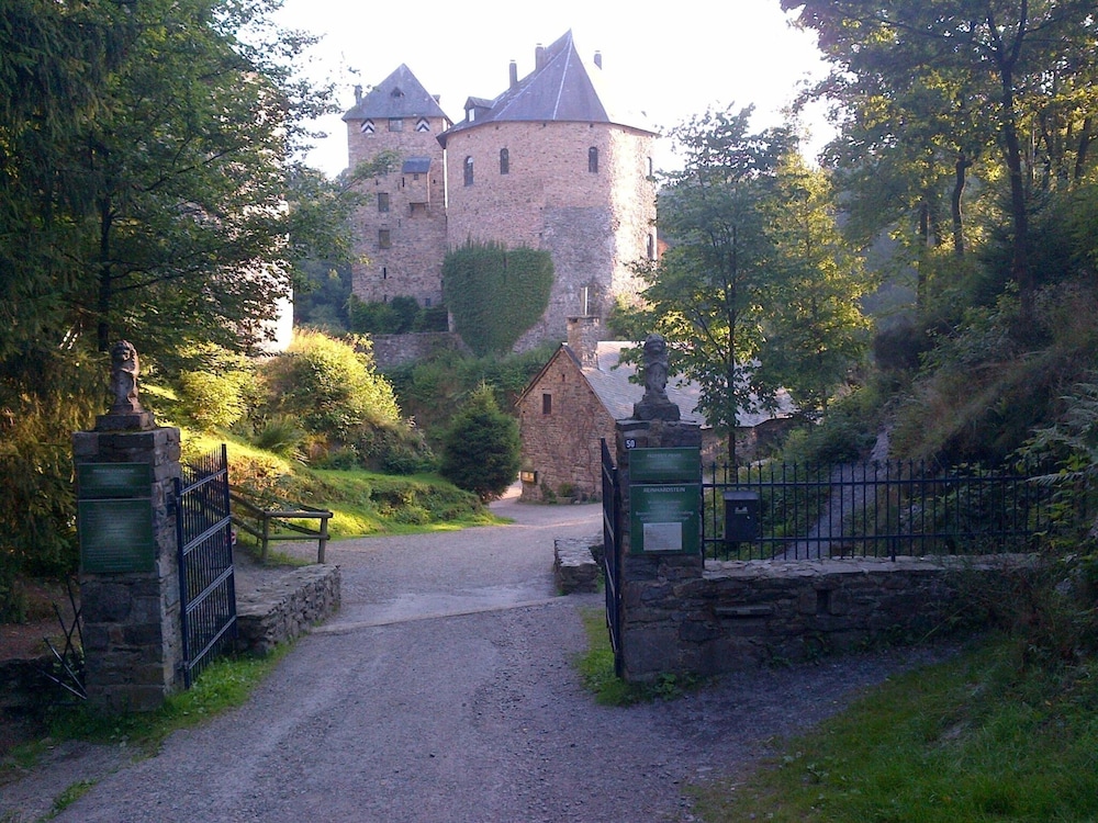 Picture-perfect Holiday Home in Sourbrodt With Garden, BBQ
