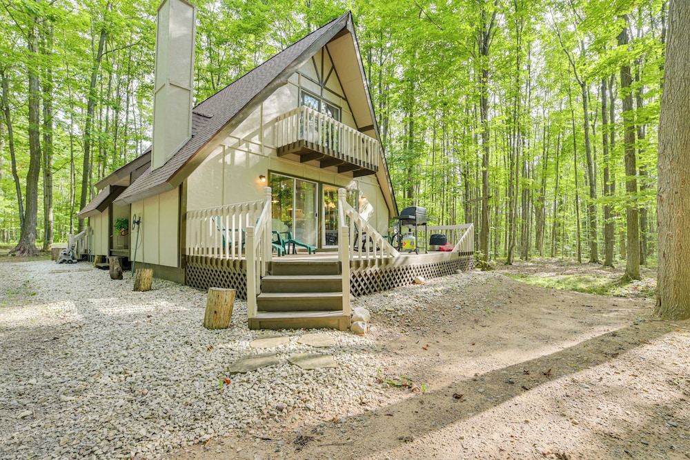 Woodsy A-frame Cabin w/ Lakes of the North Access
