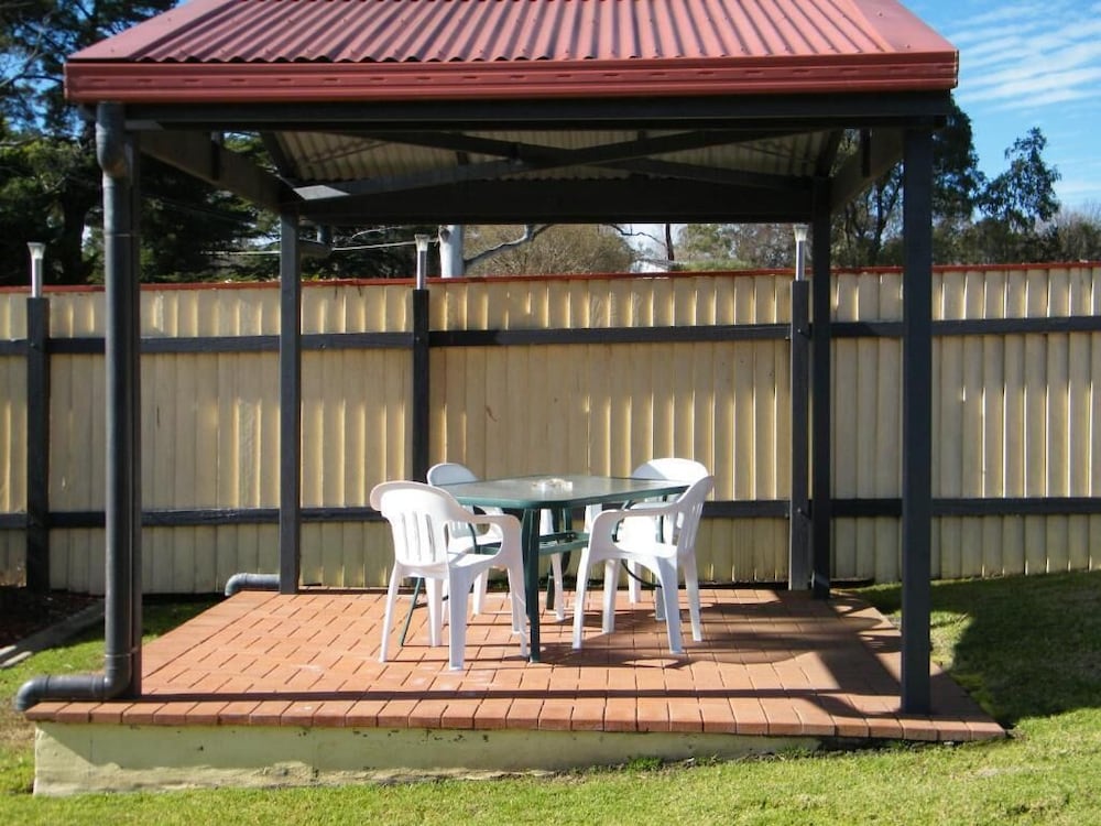 The Clansman Motel