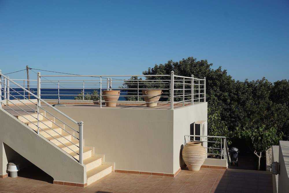 Portela Suites Kampoula