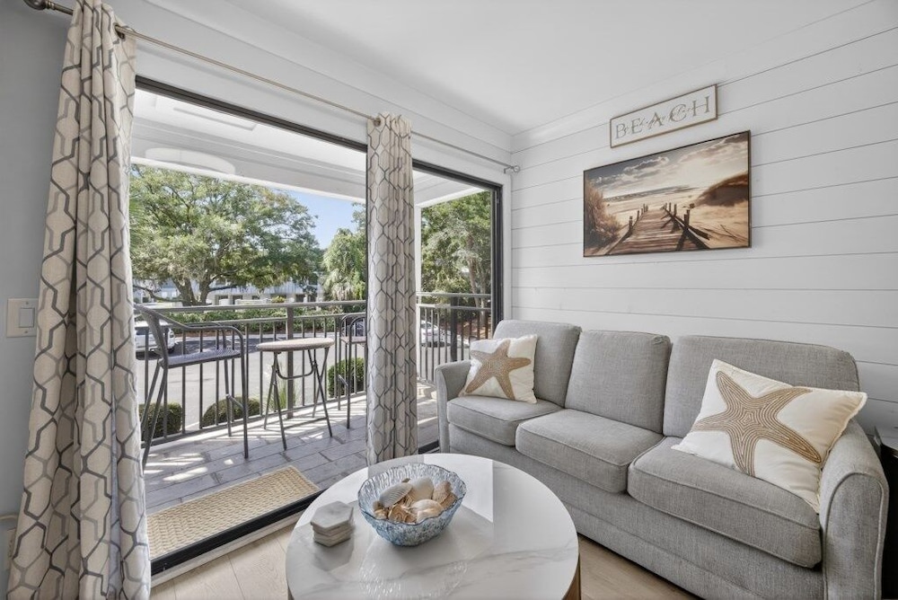 South End - 180 Sea Side Villas 1 Bedroom Condo